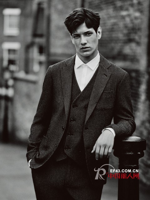 秋冬季节男士灰色西装如何搭配将低调穿出BIG感