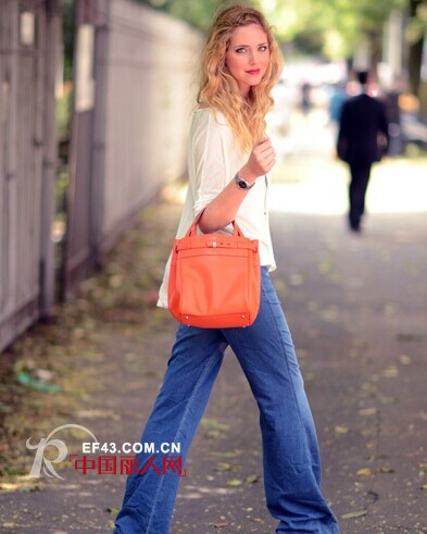 秋日出街要吸睛? 亮色系包包轻松帮你秒杀菲林