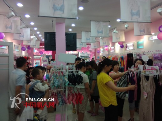 浪漫春天内衣品牌强劲加盟优势,路过决不能错过