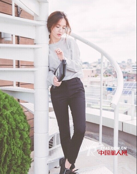 女孩中性打扮好看吗?秋季女生中性风服装搭配展现女孩与众不同的魅力