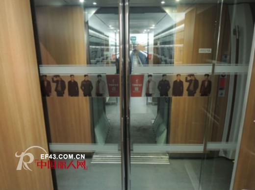 才子男装9月启动高铁,动车广告宣传