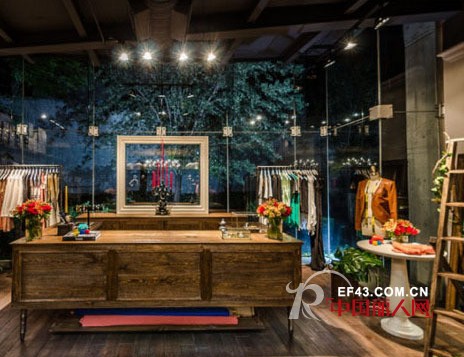 女装店如何打造复古文艺的装修风格