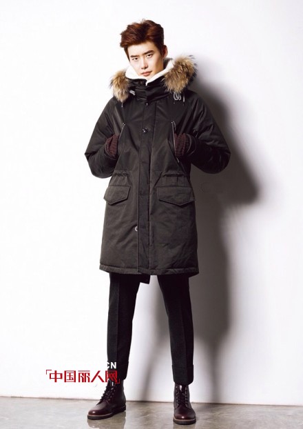 李钟硕十月杂志大片 风衣型男魅惑