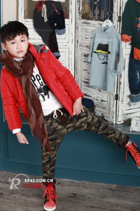 男童冬季搭配 如何巧用围巾扮靓耍酷