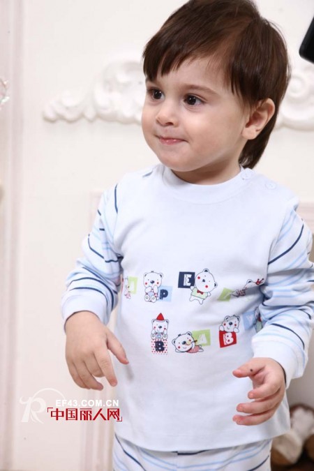 婴幼儿品牌 几个月的宝宝适合穿什么衣服