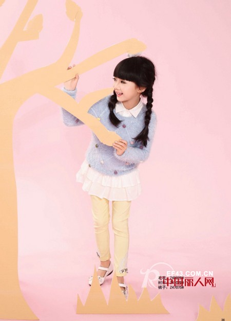 大红唇针织衫搭配 针织衫配什么裙子