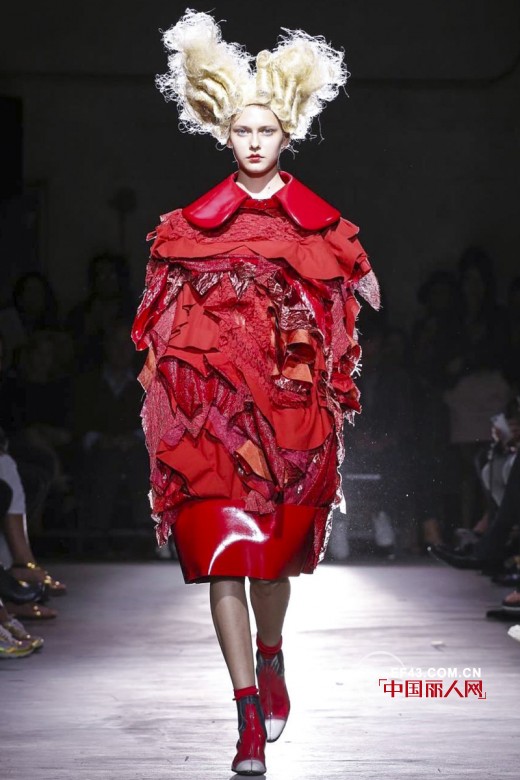 秀场风采:COMME des GARCONS发布2015春夏系列