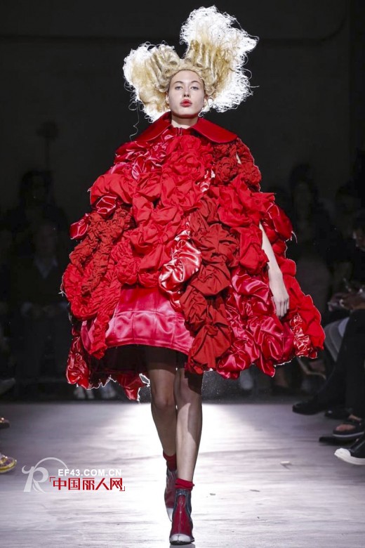 秀场风采:COMME des GARCONS发布2015春夏系列