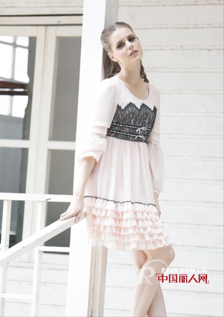 简单的服装搭配 穿出不同的风格