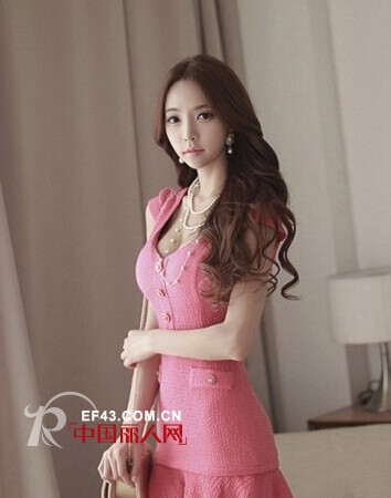 鱼尾裙搭配 不管哪个季节都要秀曲线