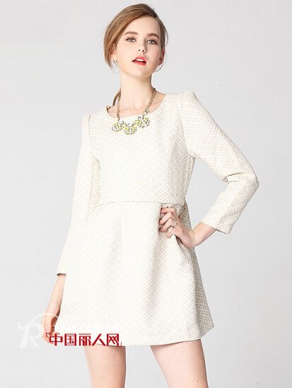 秋装连衣裙搭配 长袖连衣裙什么款式好看