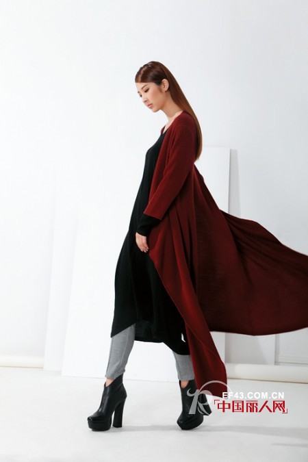 穿什么衣服与众不同  乔品时尚个性剪裁更具看点