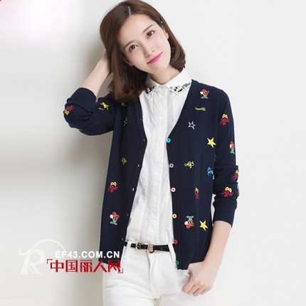 日韩系针织开衫搭配 甜美小开衫尽显少女范