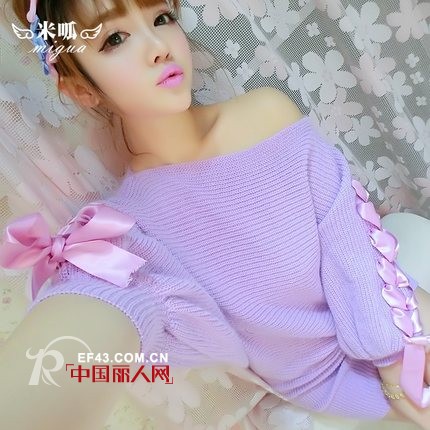 一字领毛衣什么款式好看 高腰牛仔裙搭配