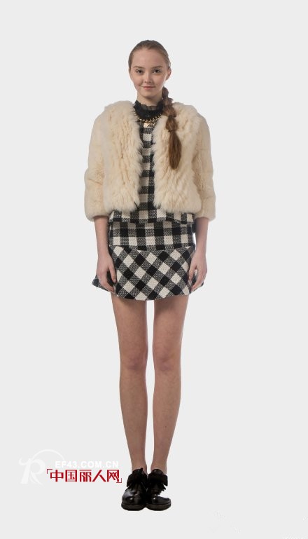 秋冬外套有哪些款式 皮草外套怎么搭配