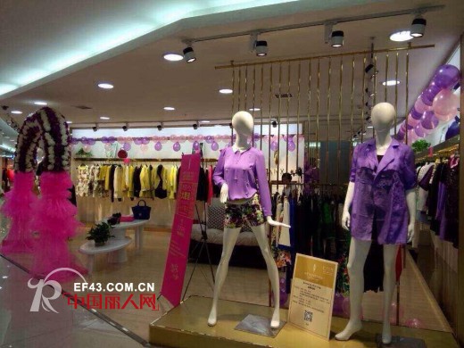 热烈祝贺赫梵茜女装再添五位新成员  新店开张祝生意兴隆