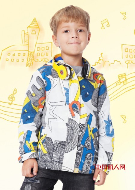 棉衣风衣款式 棉服风衣搭配