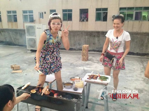 泰利公司N.perfectCombination完美组合国庆High起来!家庭BBQ晚会