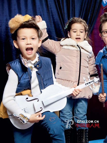 虹猫蓝兔品牌童装全体员工祝广大的经销商,加盟商以及新老顾客们国庆节快乐!