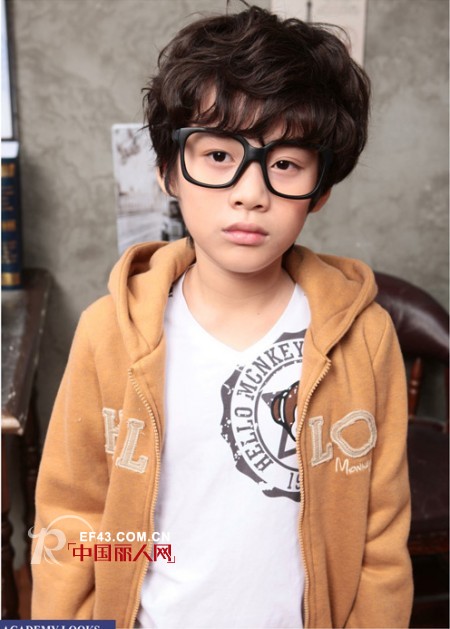 秋季卫衣搭配 休闲连帽卫衣搭配