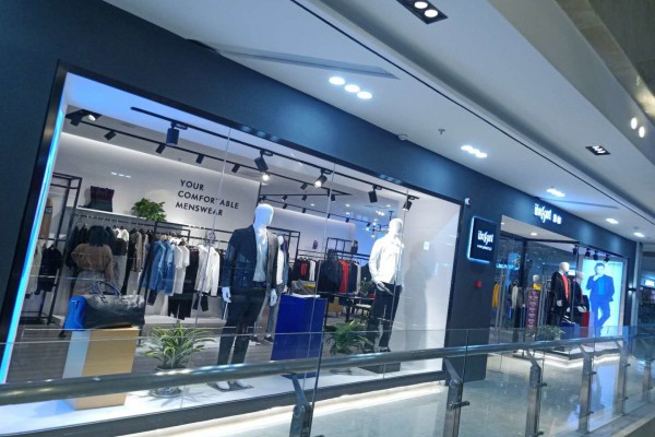 初次创业的大学毕业生怎么选择投资项目 把握商机找准创业平台