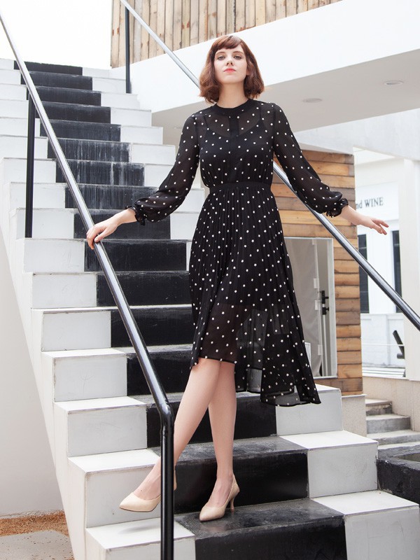 秋季优雅连衣裙的搭配 秋之恋教你怎么样穿