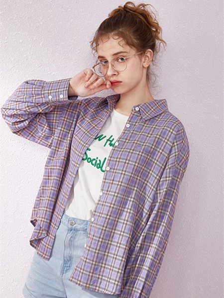 怎么在秋季穿出少女感 己闲教你轻松驾驭少女风的穿搭风格