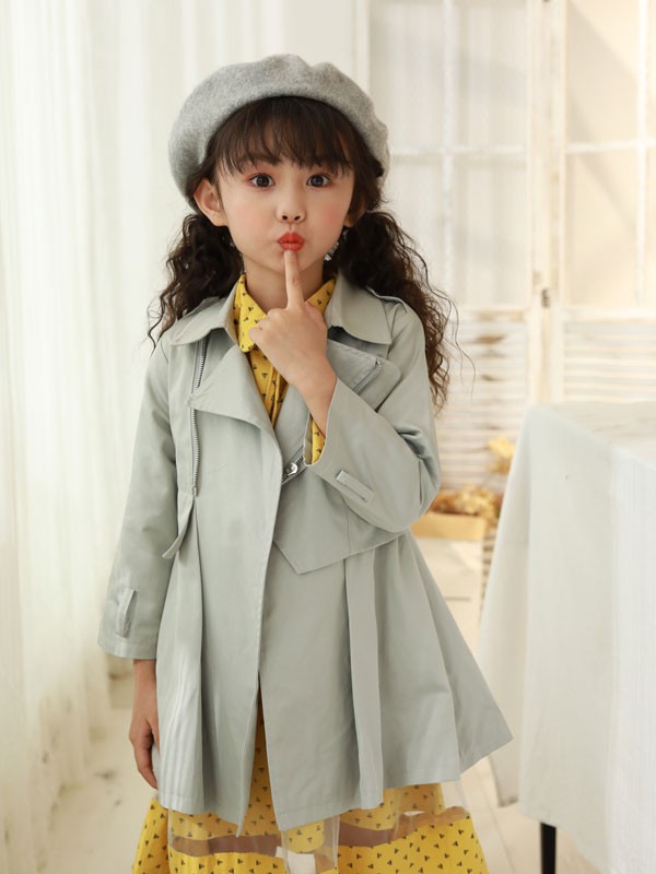 秋装外套流行什么样的 儿童牛仔外套里面配什么衣服