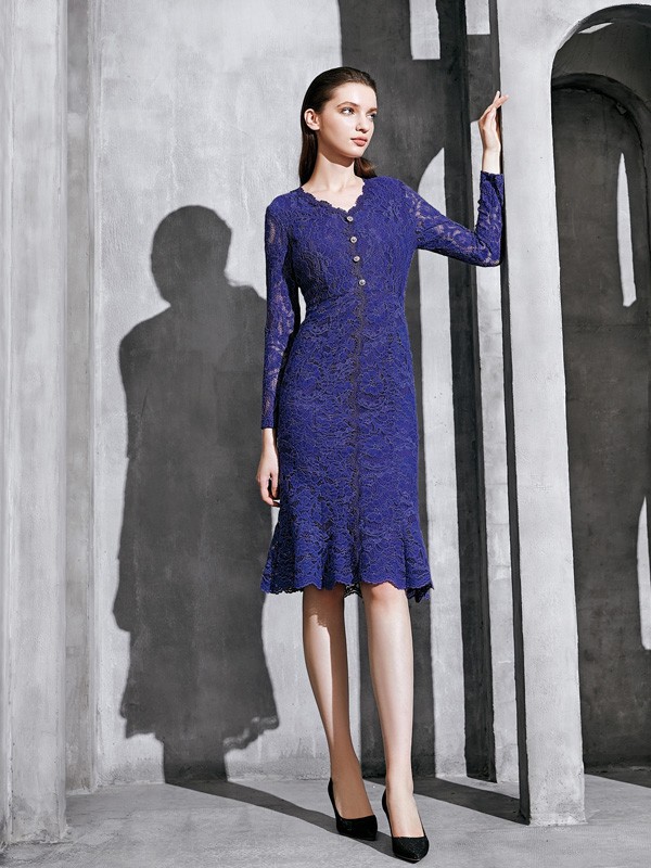 秋季哪些颜色的衣服显白 蓝色显白吗?