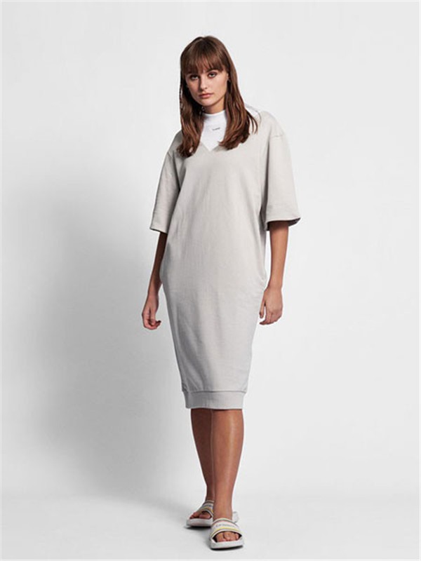 跟秋天最配的连衣裙 内搭起来实在太好看