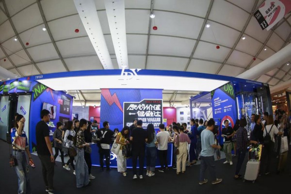 回顾CHIC秋季最美女装｜百魅至简 优雅常青