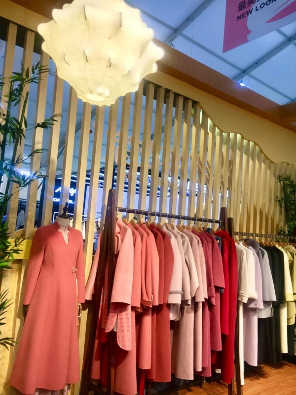 回顾CHIC秋季最美女装｜百魅至简 优雅常青