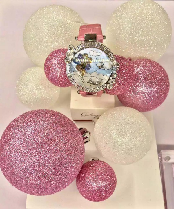 流行配饰｜“时令”配饰大赏,get你的时髦“救星”