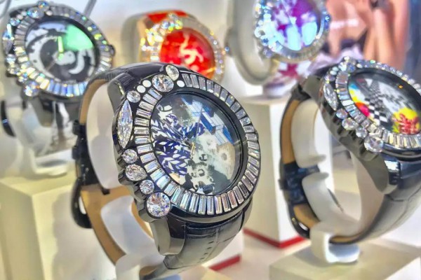 流行配饰｜“时令”配饰大赏,get你的时髦“救星”