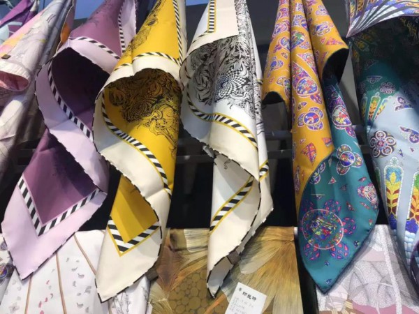 流行配饰｜“时令”配饰大赏,get你的时髦“救星”