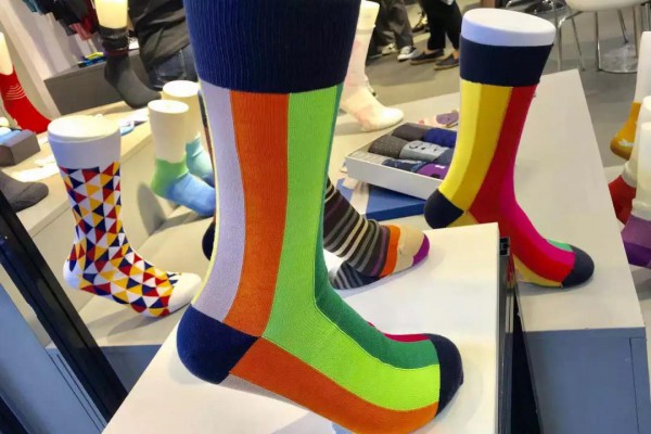 流行配饰｜“时令”配饰大赏,get你的时髦“救星”