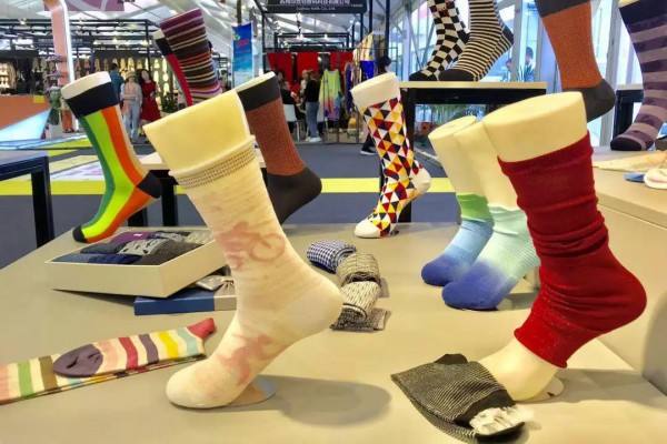 流行配饰｜“时令”配饰大赏,get你的时髦“救星”