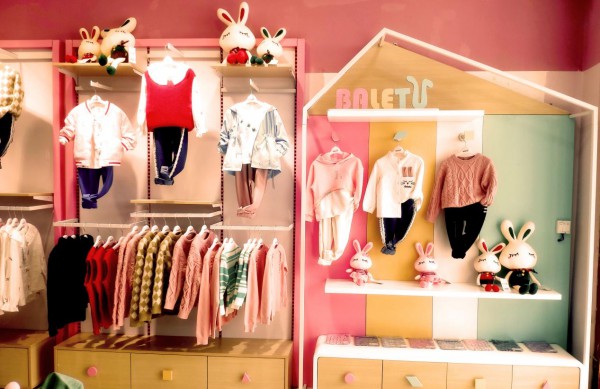 实业童装加盟品牌大热  杨女士加盟芭乐兔即将盛大开业