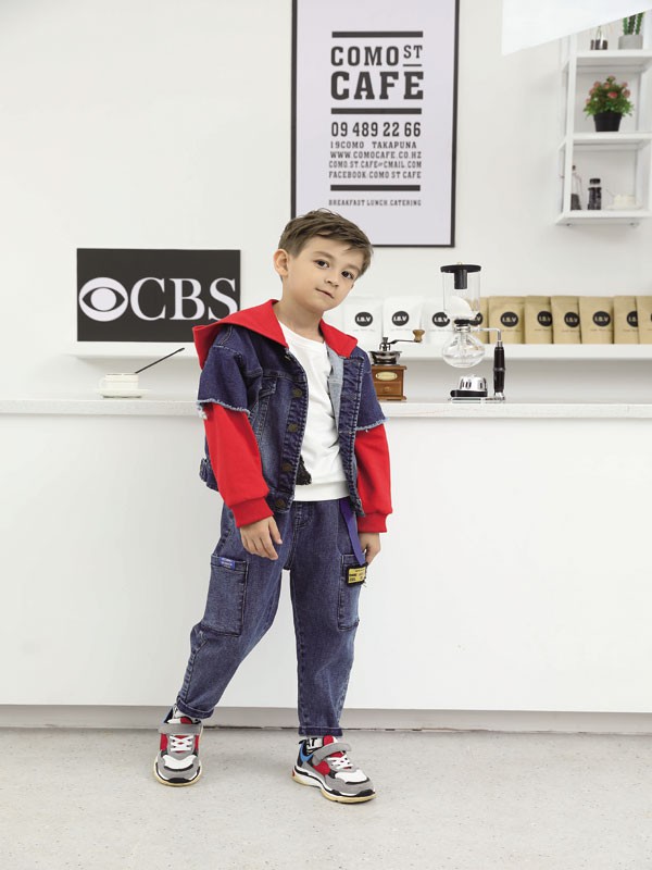 男孩子秋季外套搭配 这样子给孩子穿