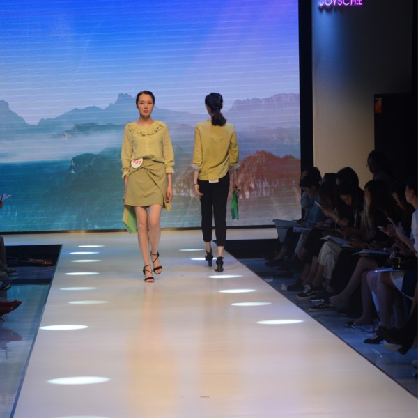 祝贺千百惠2020春季时尚发布秀圆满落幕