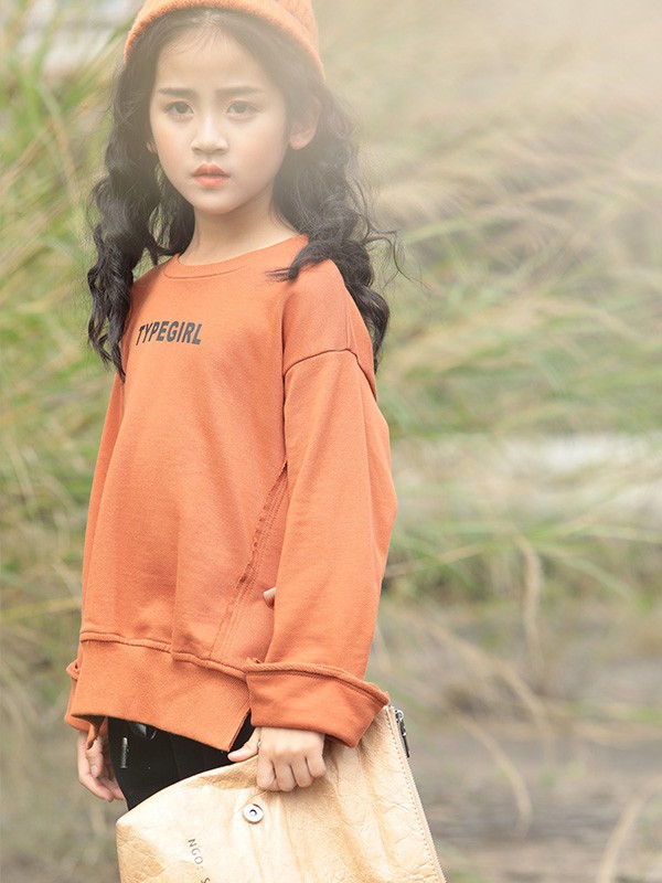 女宝宝的秋季卫衣搭配 辣妈必看