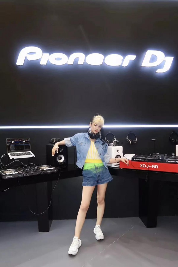 2019上海时装周 DFO 2020订货会火爆进行中