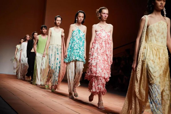 上海时装周秀场时间表 上海时装周日程表给你好看