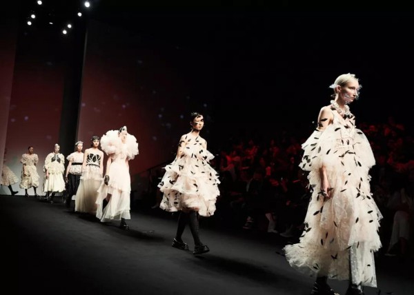 上海时装周秀场时间表 上海时装周日程表给你好看