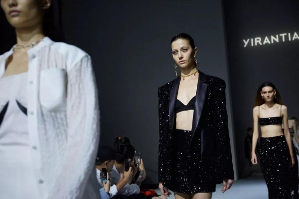 上海时装周秀场时间表 上海时装周日程表给你好看