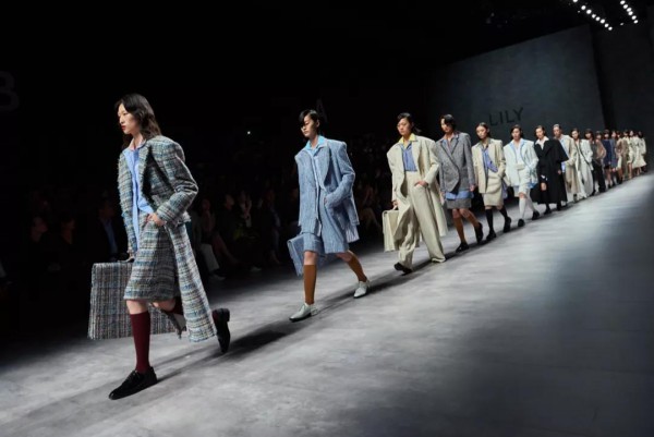 2020上海时装周Day1 LILY商务时装告诉你职场女性到底可以穿得多好看