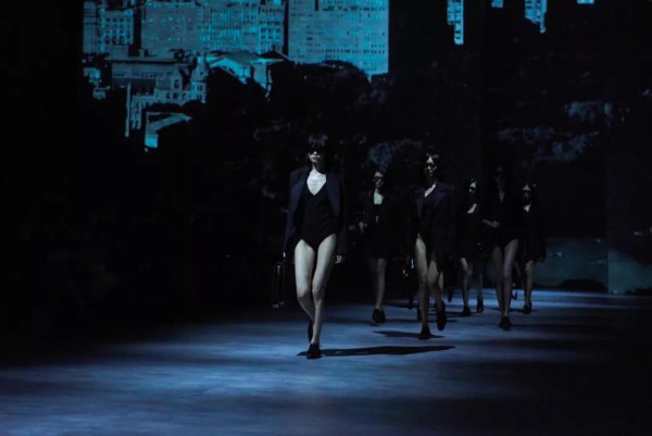 2020上海时装周Day1 LILY商务时装告诉你职场女性到底可以穿得多好看