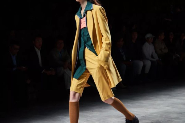 2020上海时装周Day1 LILY商务时装告诉你职场女性到底可以穿得多好看