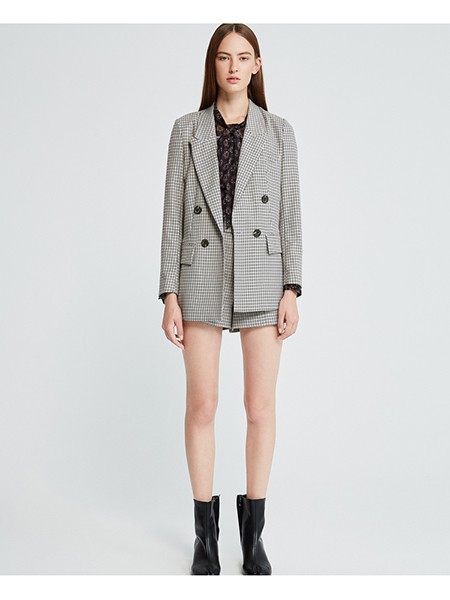 灰色系的单品怎么穿出时髦感 地素为你支招