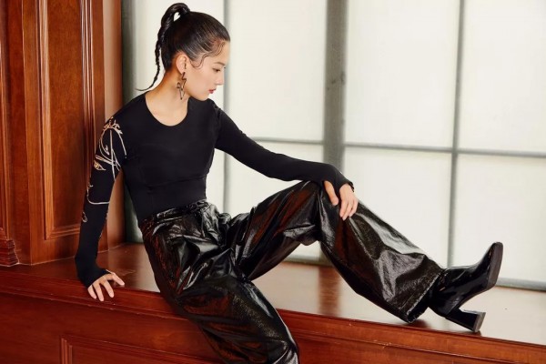 早秋气质穿搭 穿出你的女王范